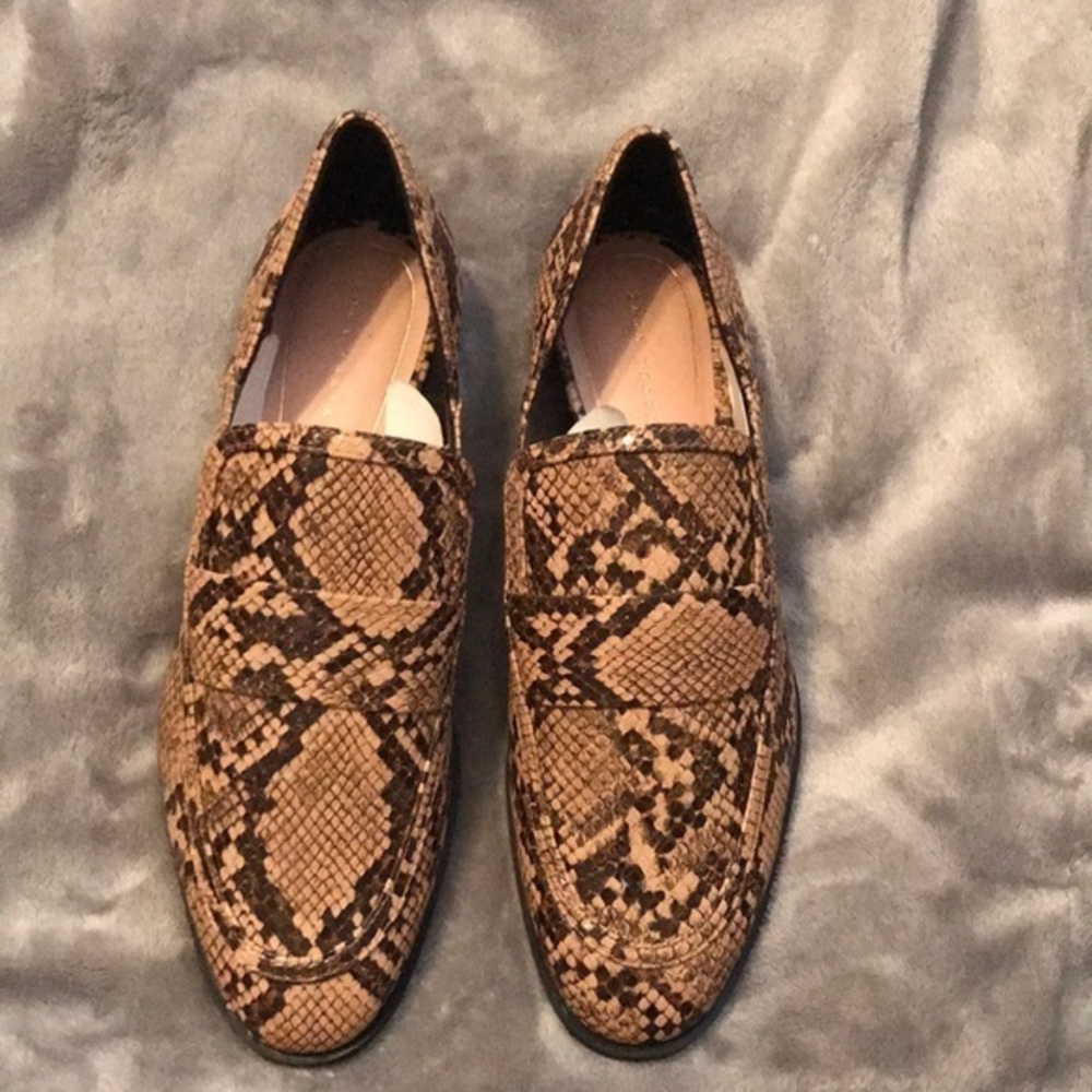 Zara Trafaluc size 37‎ leopard loafers / Vv-11
